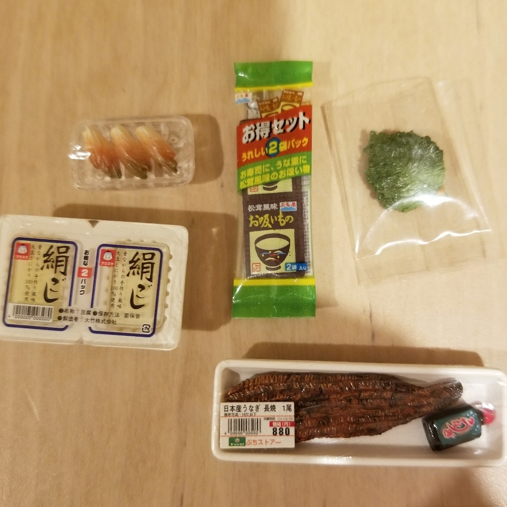 Rement rare minature dollhouse supermarket